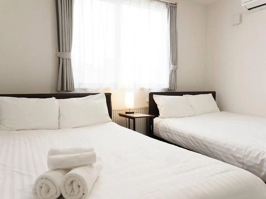 Guest House Earth【The Moon & The Sun】 札幌市 0*,  日本