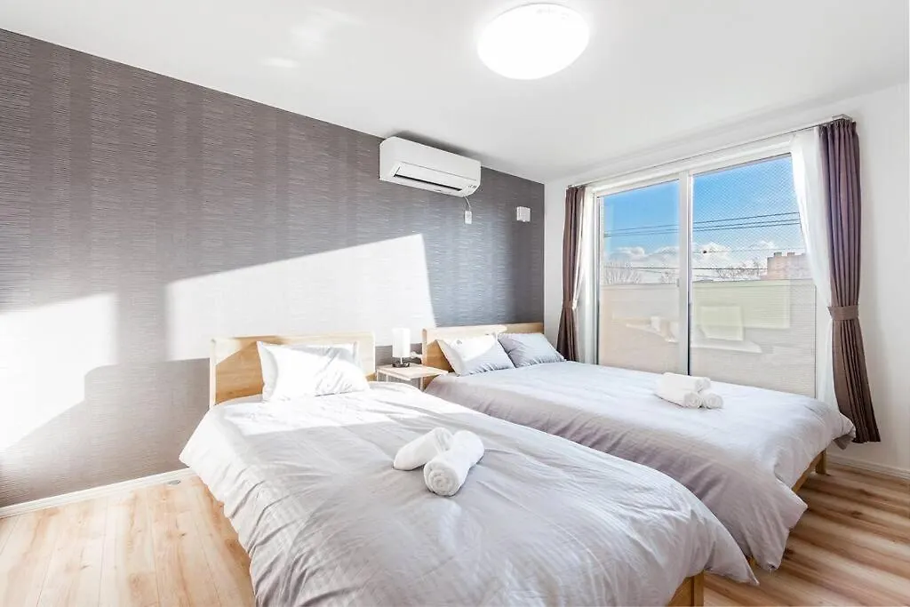 Guest House Earth【The Moon & The Sun】 Sapporo Сasa de vacaciones